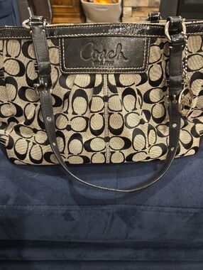 Coach Signature Canvas Tote in Black and Tan Pattern